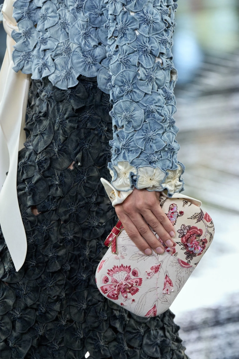 00099-christian-dior-fall-2026-couture-details-credit-gorunway.webp