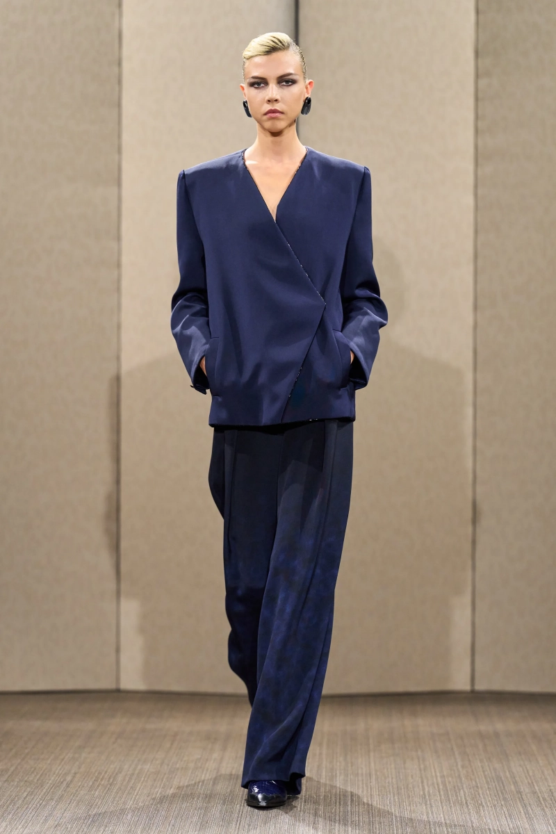 00017-armani-prive-fall-2026-couture-credit-gorunway.webp