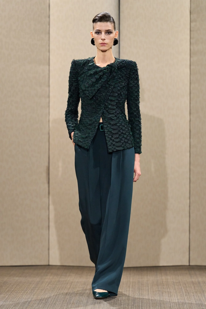 00005-armani-prive-fall-2026-couture-credit-gorunway.webp