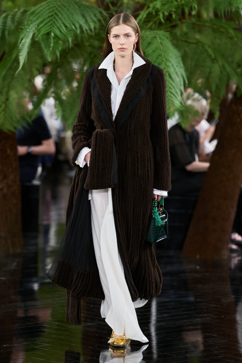 00016-christian-dior-fall-2026-couture-credit-gorunway.webp