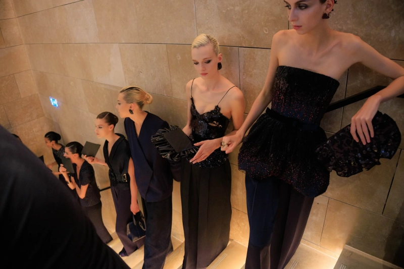 ARMANIPRIVE_PARISCOUTUREFW26_BACKSTAGE_ACIELLE_16.webp
