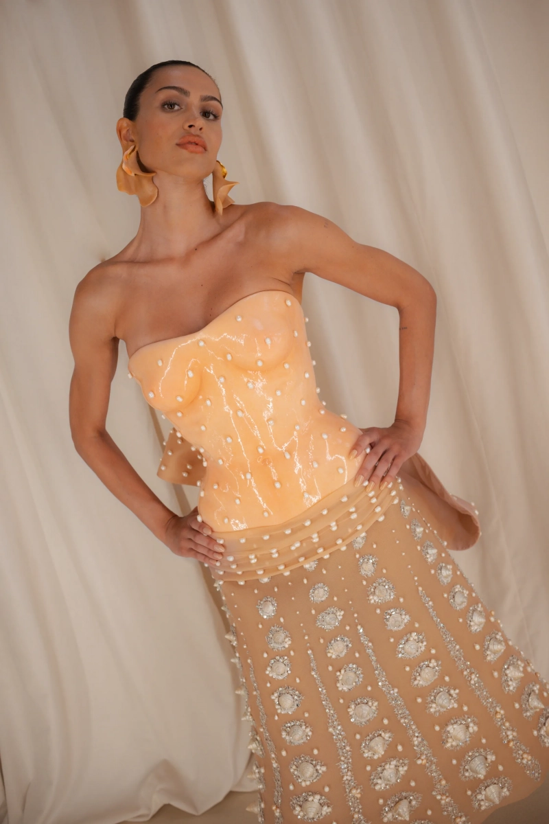 Schiaparelli_pariscouturess27_backstageacielle_14.webp