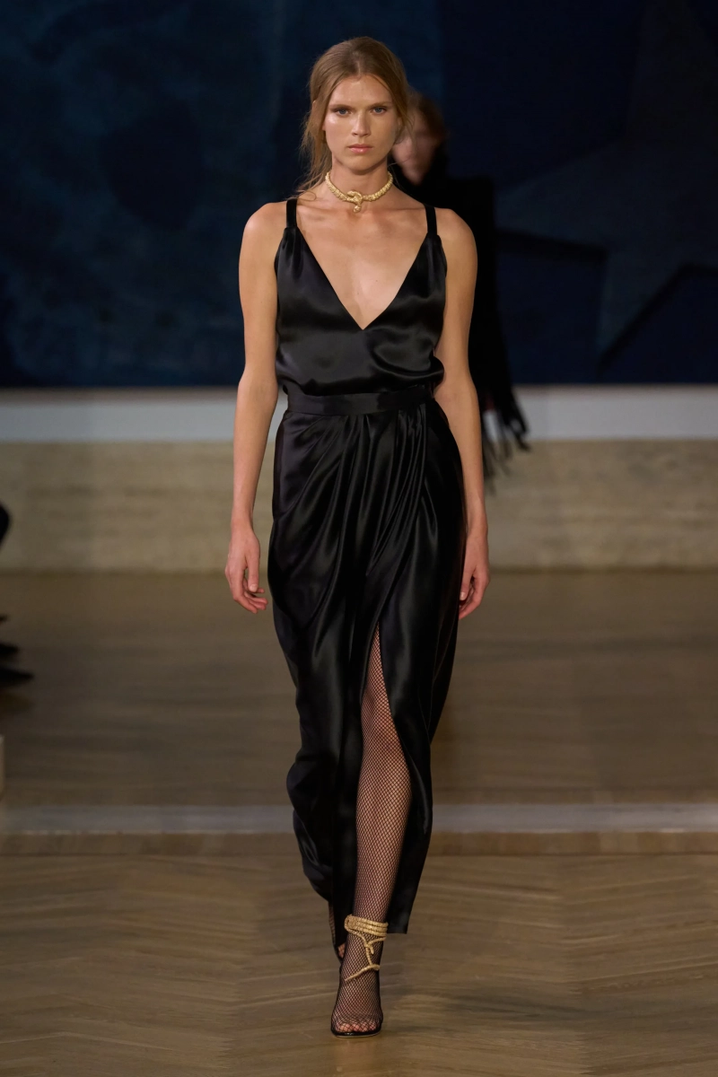 00045-fendi-fall-2026-couture-credit-gorunway.webp