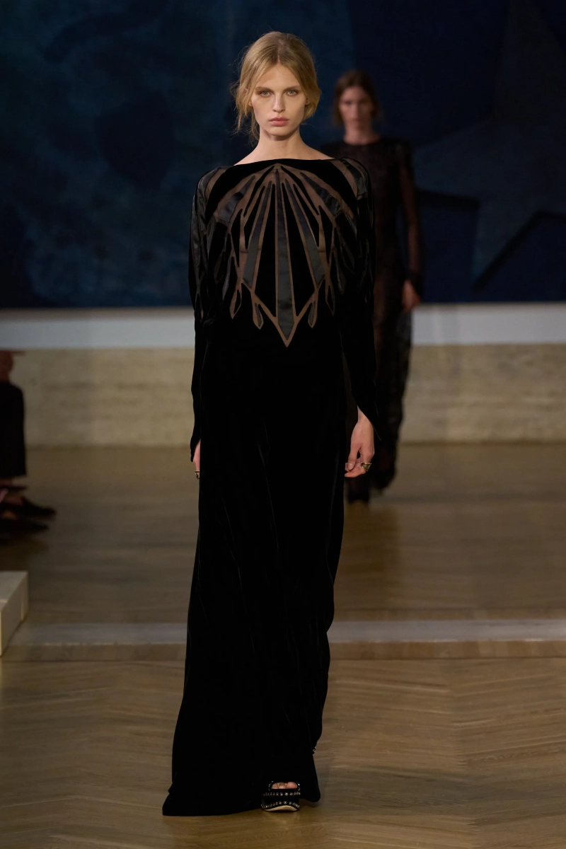 00063-fendi-fall-2026-couture-credit-gorunway.webp