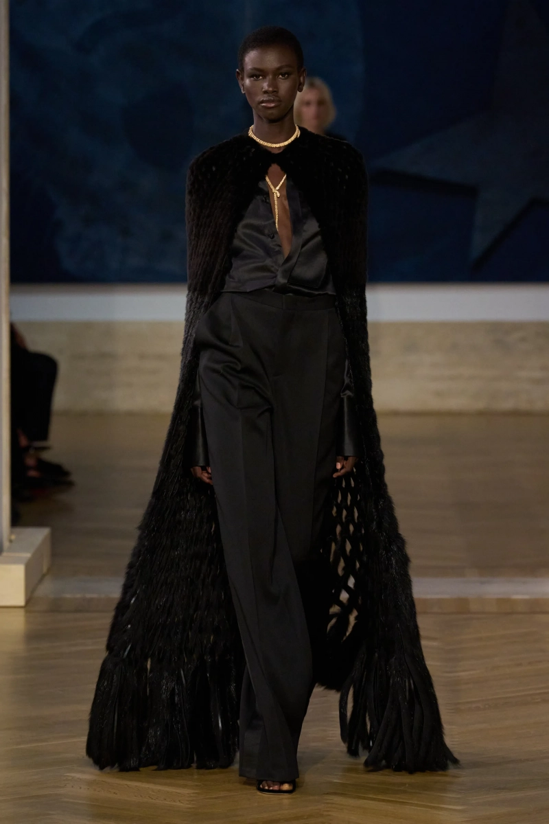 00024-fendi-fall-2026-couture-credit-gorunway.webp