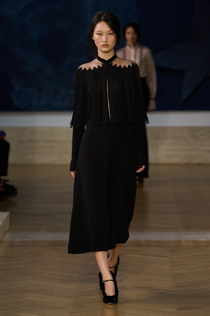 00020-fendi-fall-2026-couture-credit-gorunway.webp
