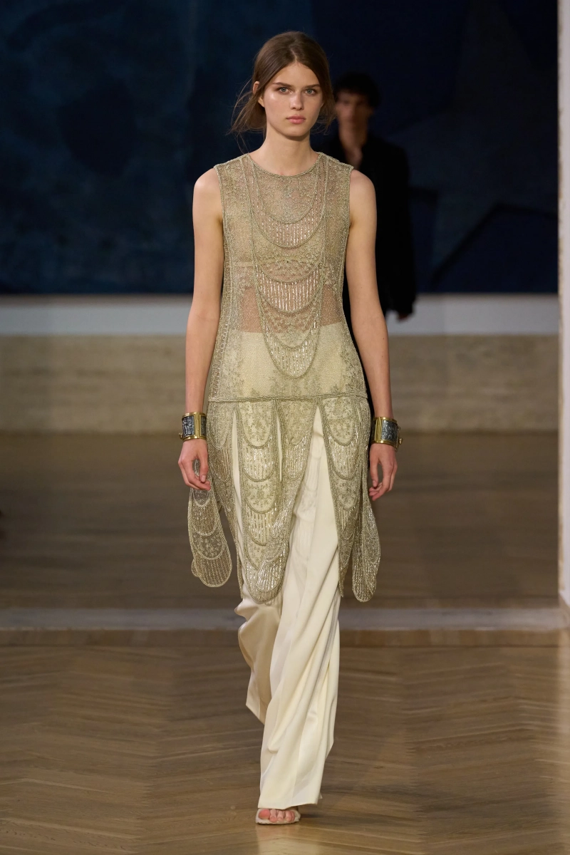 00032-fendi-fall-2026-couture-credit-gorunway.webp