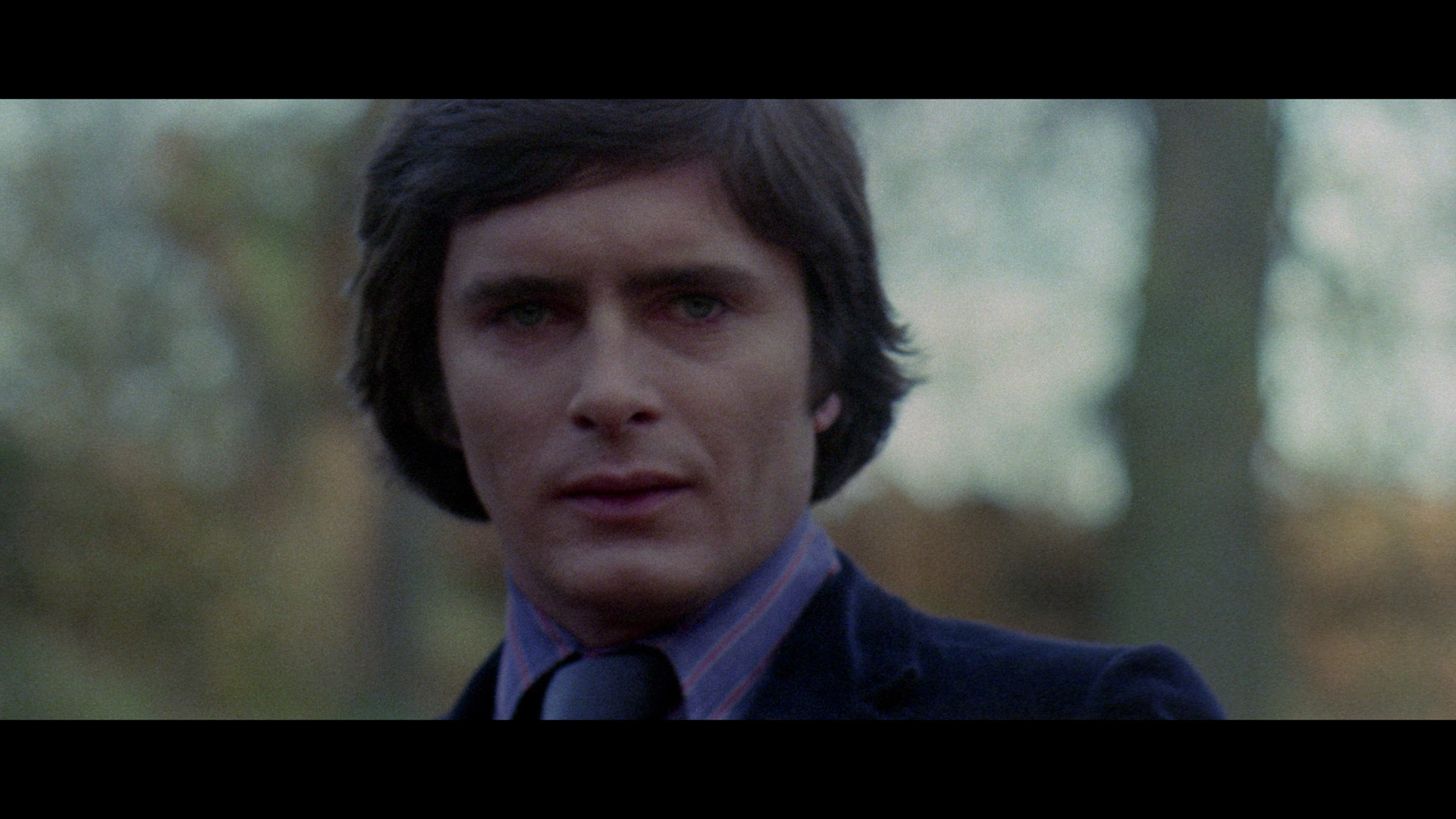 Satan's.Slave.1976.BDRemux.1080p.mkv_snapshot_00.33.25.147.png