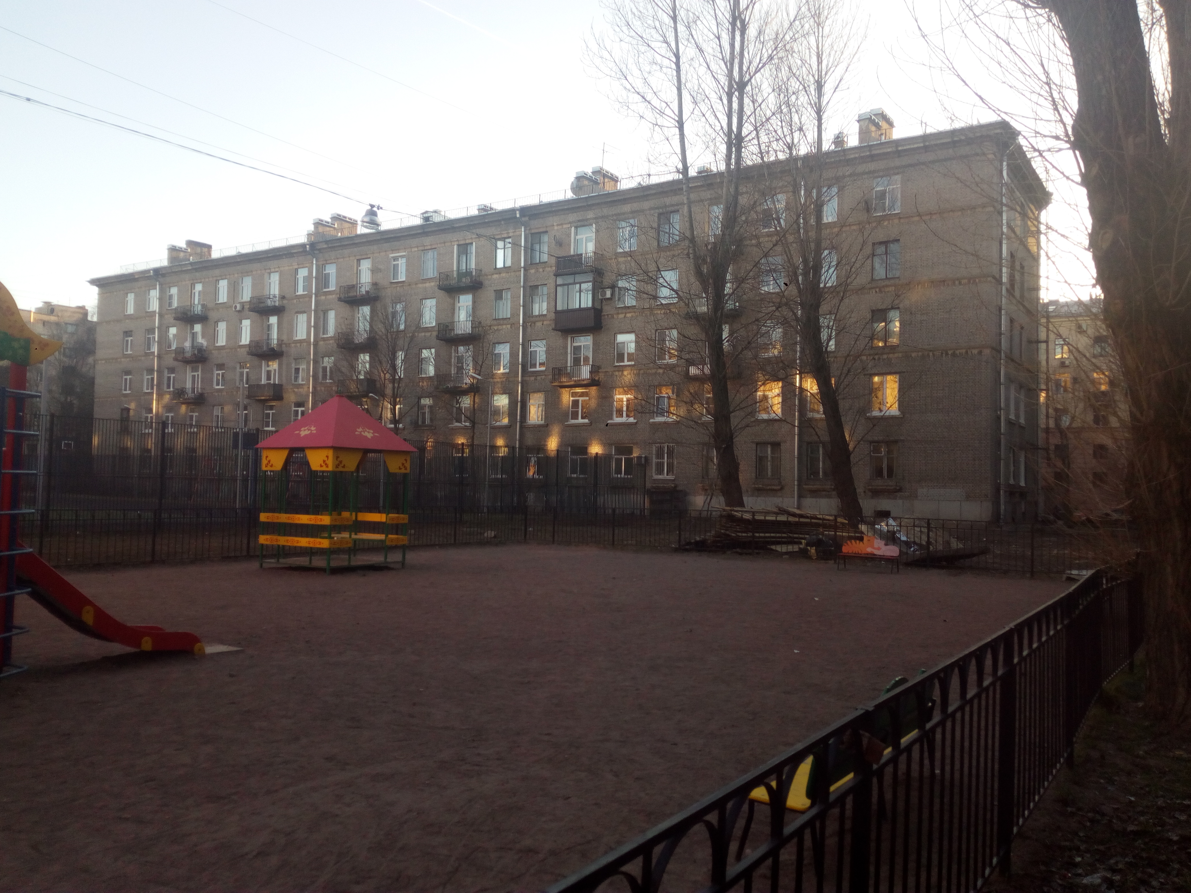Большеохтинский 29.jpg