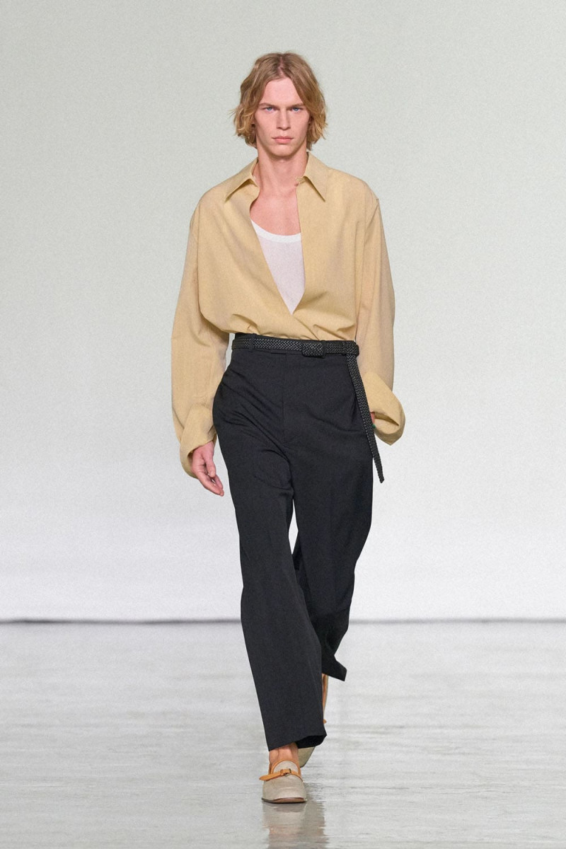 Bottega-Veneta-Spring-Summer-2027-Runway-Magazine-14.jpg