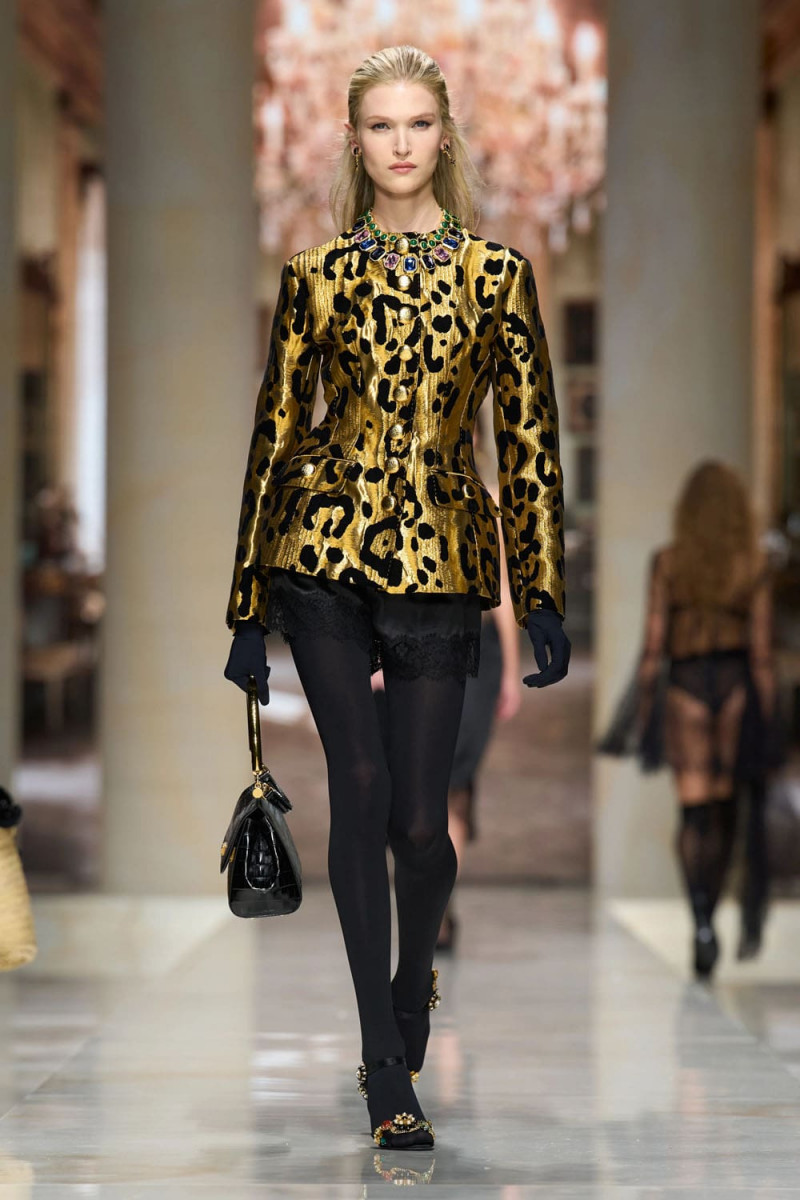Dolce-Gabbana-Spring-Summer-2027-Runway-Magazine-28.jpg