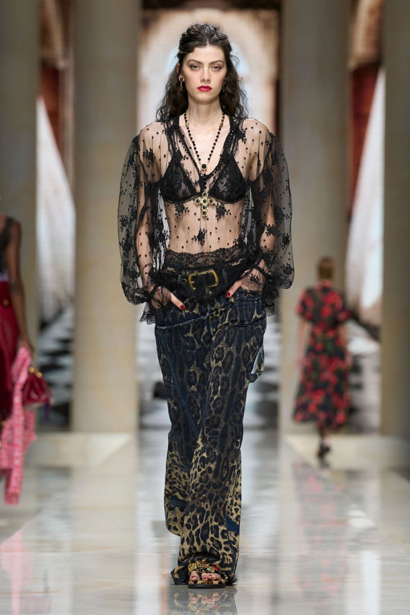 Dolce-Gabbana-Spring-Summer-2027-Runway-Magazine-34.jpg