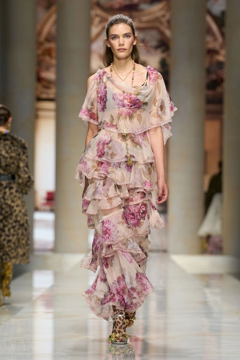 Dolce-Gabbana-Spring-Summer-2027-Runway-Magazine-16.jpg