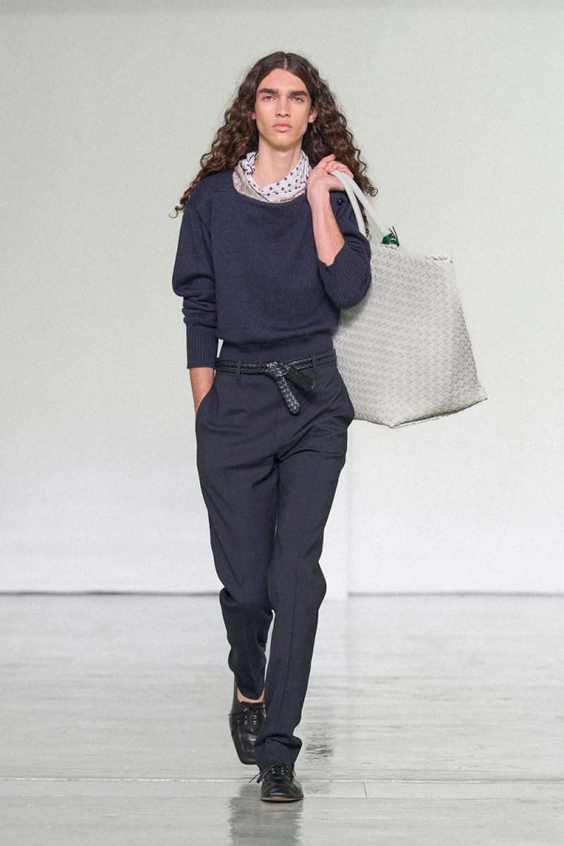 Bottega-Veneta-Spring-Summer-2027-Runway-Magazine-13.jpg