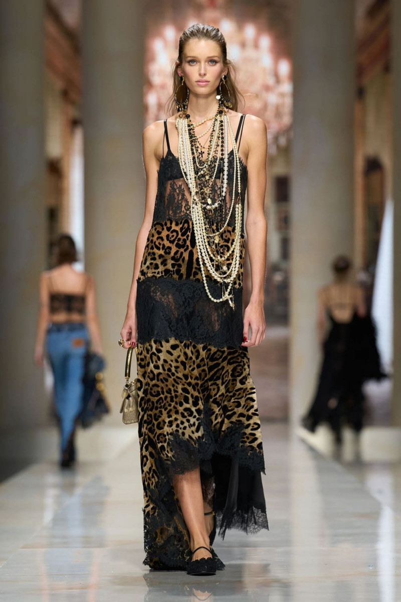 Dolce-Gabbana-Spring-Summer-2027-Runway-Magazine-79.jpg