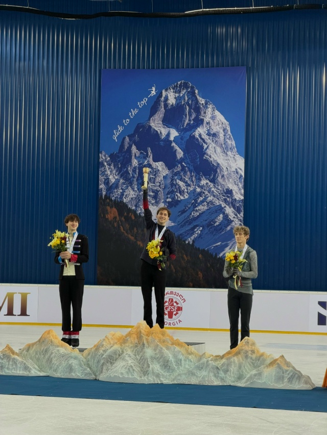 https://i5.imageban.ru/out/2026/10/03/8fcee32cce220591b12f5cf7e2c83e1d.jpg