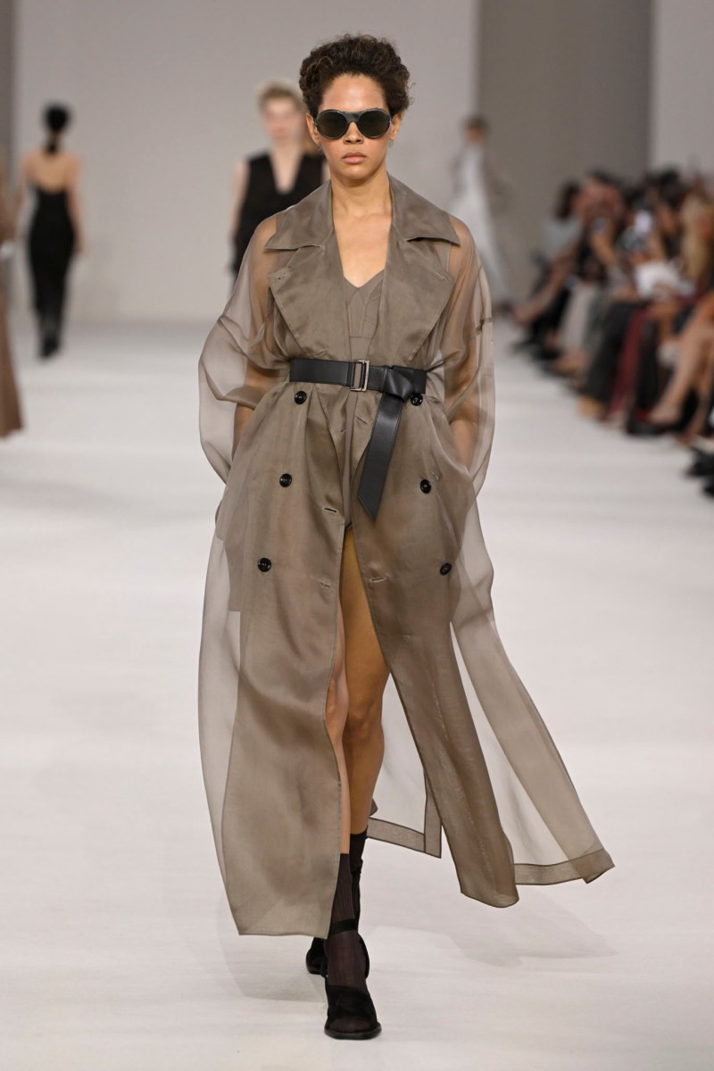 max-mara-spring-27-rtw-r-gg-020.jpg