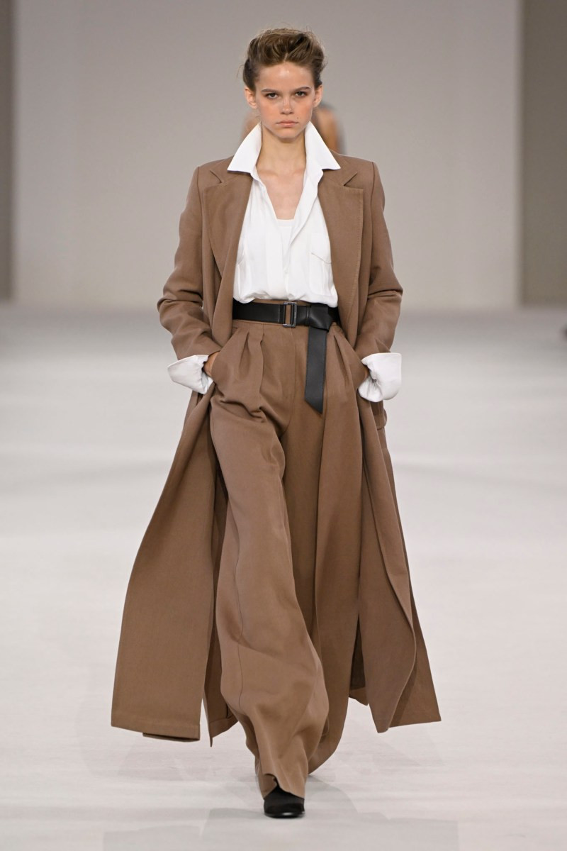 max-mara-spring-27-rtw-r-gg-009.jpg