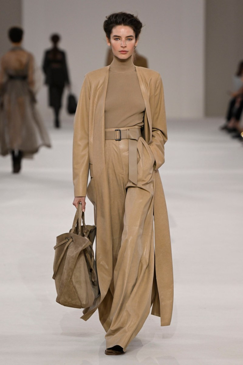 max-mara-spring-27-rtw-r-gg-031.jpg