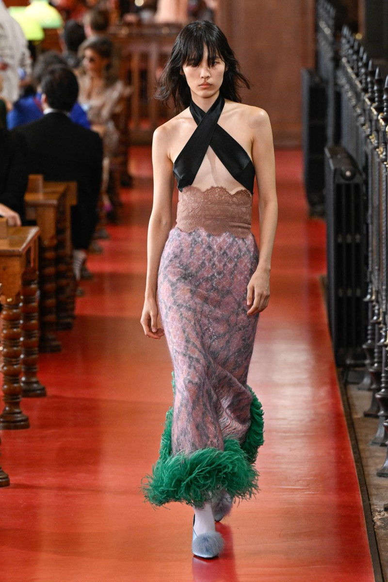 valentino-spring-27-rtw-pfw-r-gg-035.jpeg