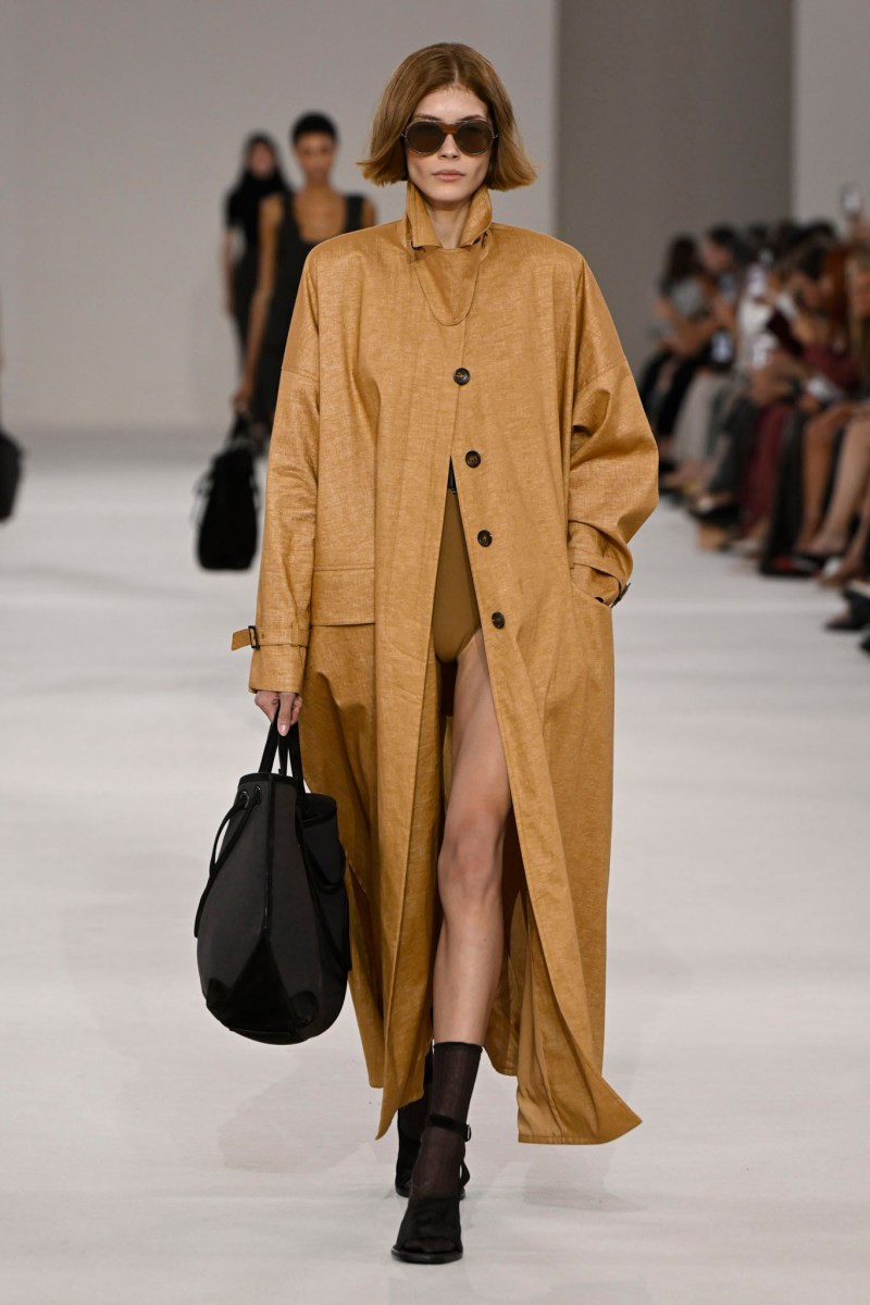 max-mara-spring-27-rtw-r-gg-039.jpg