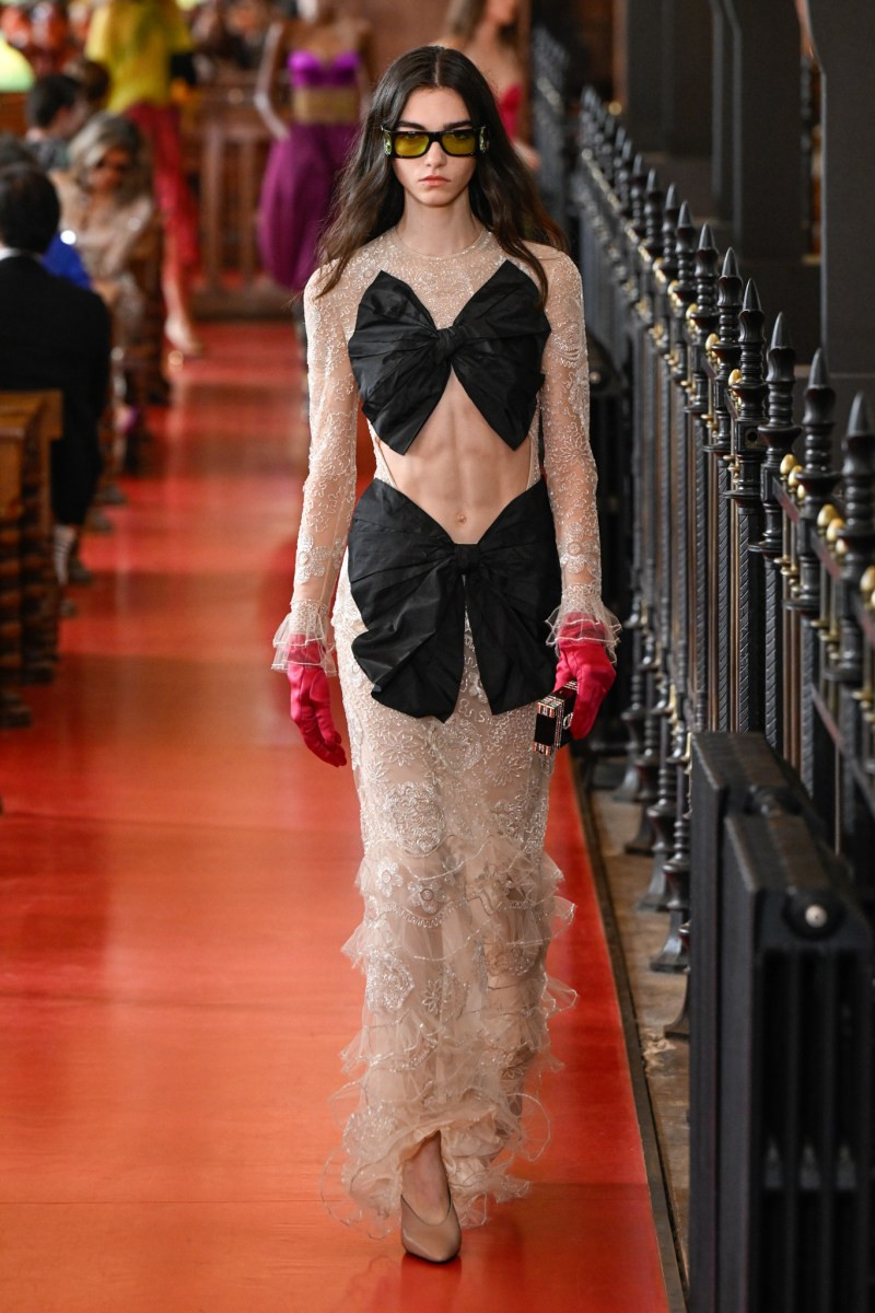valentino-spring-27-rtw-pfw-r-gg-033.jpeg