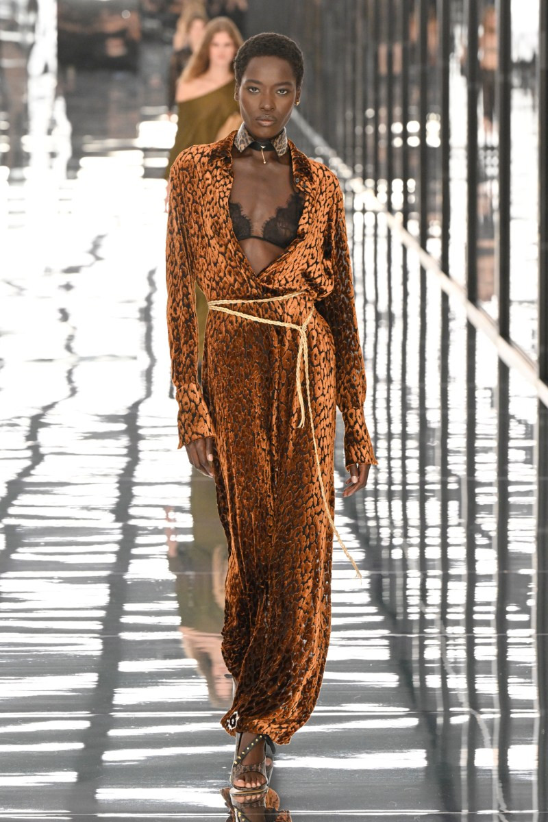fendi-ss27-rtw-mfw-r-gg-2721.jpg