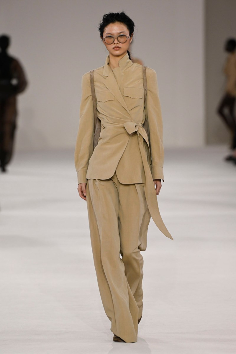 max-mara-spring-27-rtw-r-gg-035.jpg