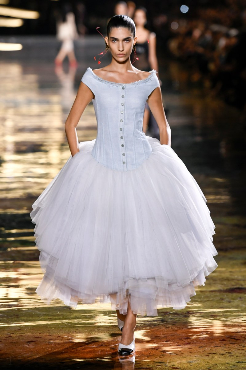 chanel-spring-2027-rtw-r-dm-0016.jpg