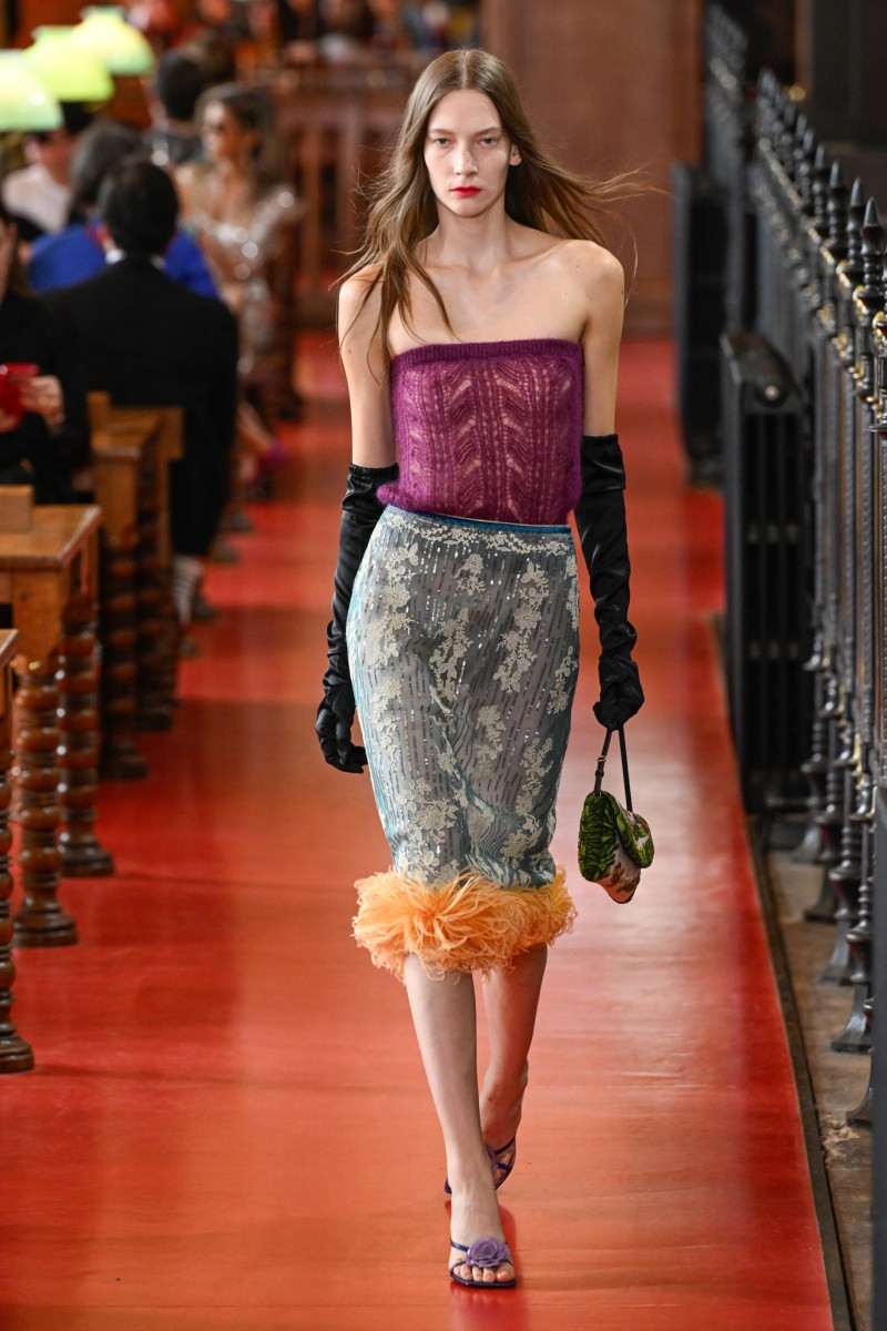 valentino-spring-27-rtw-pfw-r-gg-046.jpeg