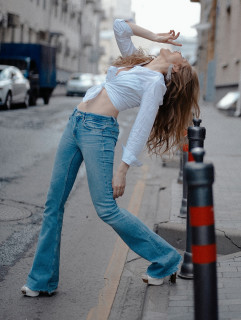 https://i5.imageban.ru/thumbs/2025.08.26/688518eeca046a31345e62ad4473f9f4.jpg